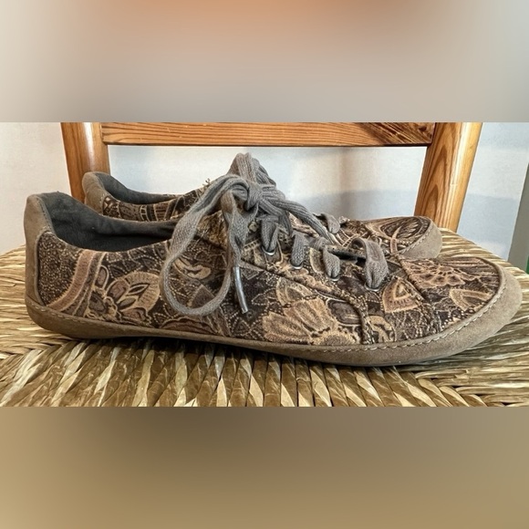 🌿 Cloud 9 Brown Paisley Comfort Sneakers – Boho Style Lace-Up Shoes (Size 8.5 M) - Picture 7 of 9